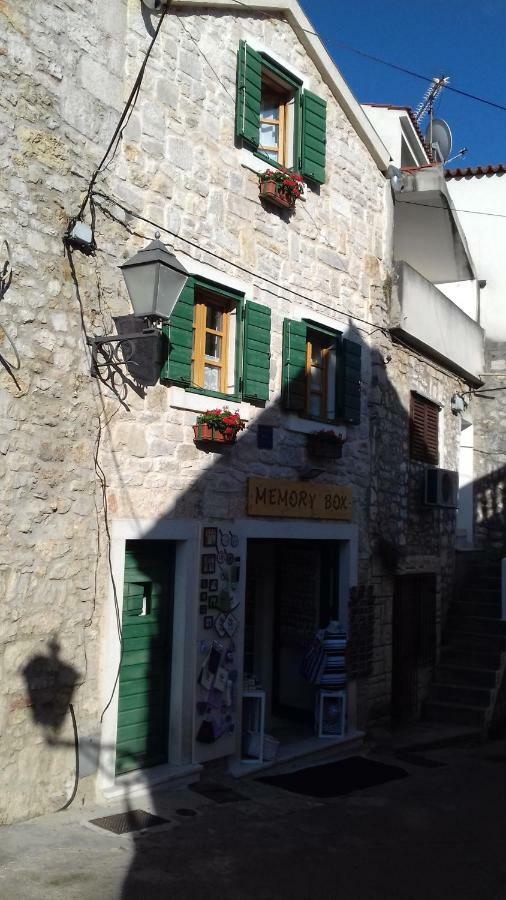 Apartments Mime - Small House Vodice Eksteriør bilde